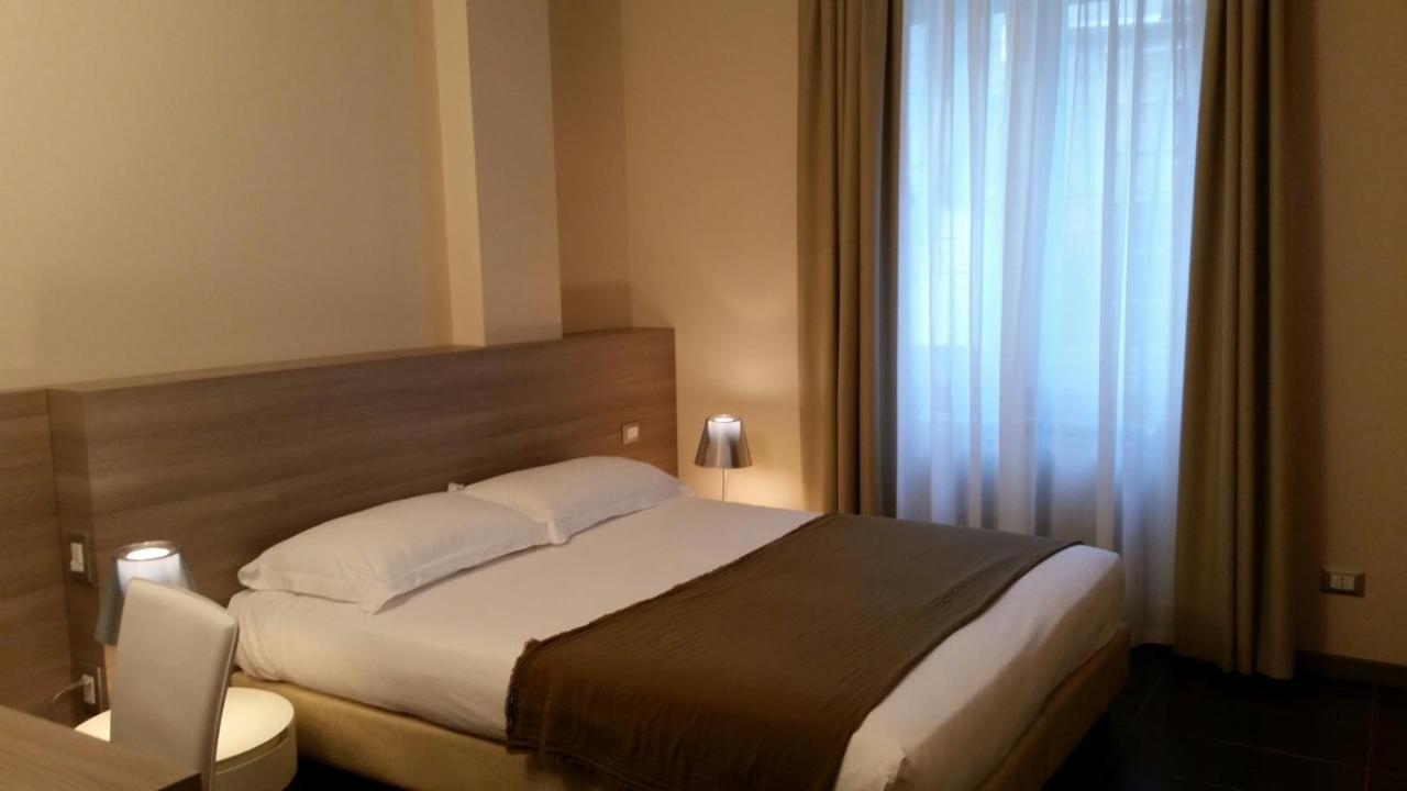 Hotel Hll Lungolago