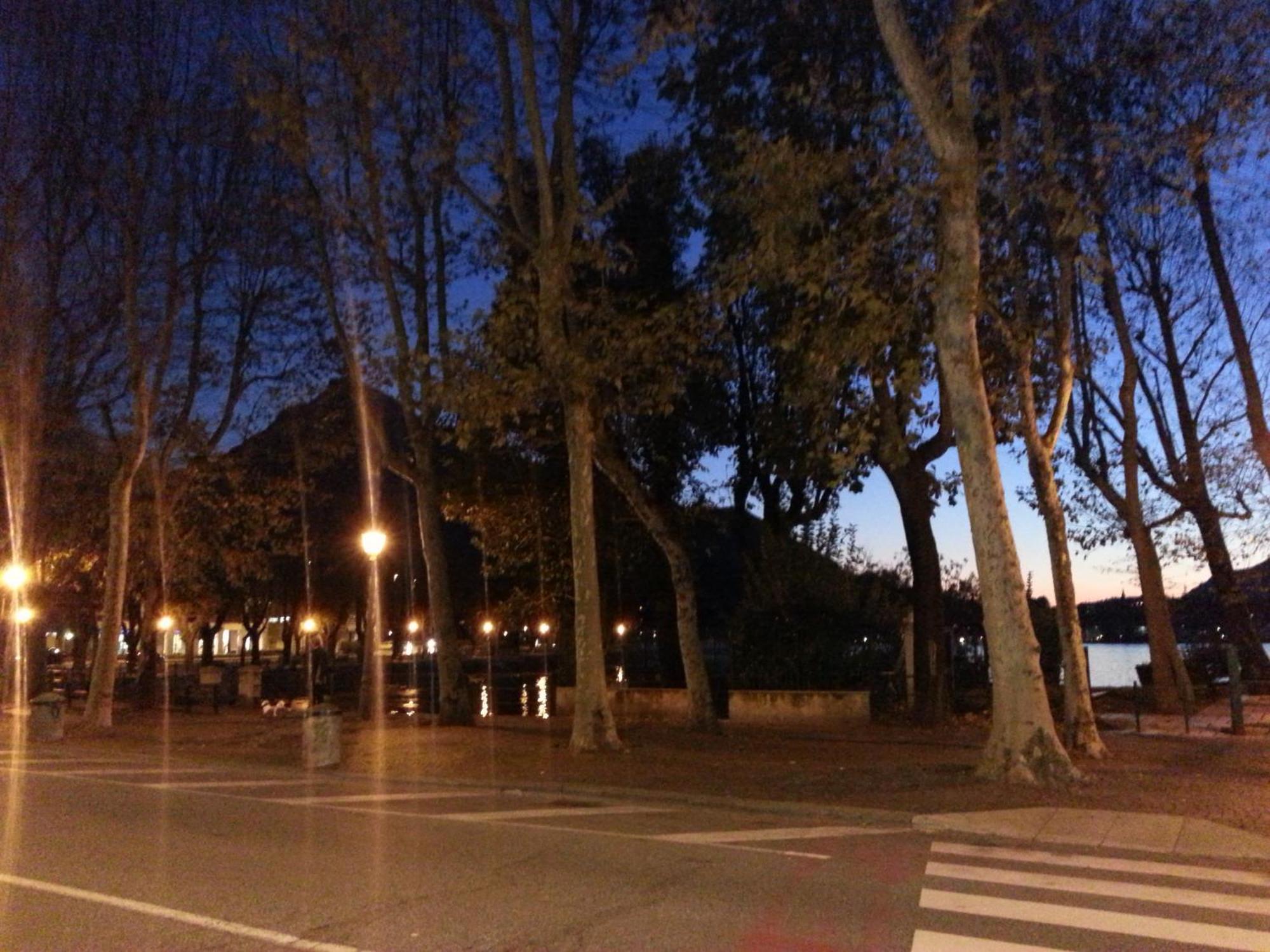 Hll Lungolago Lecco