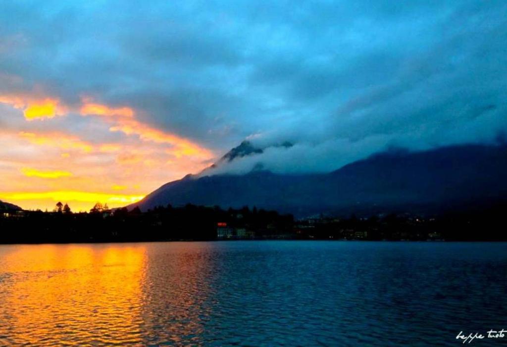Hll Lungolago Lecco