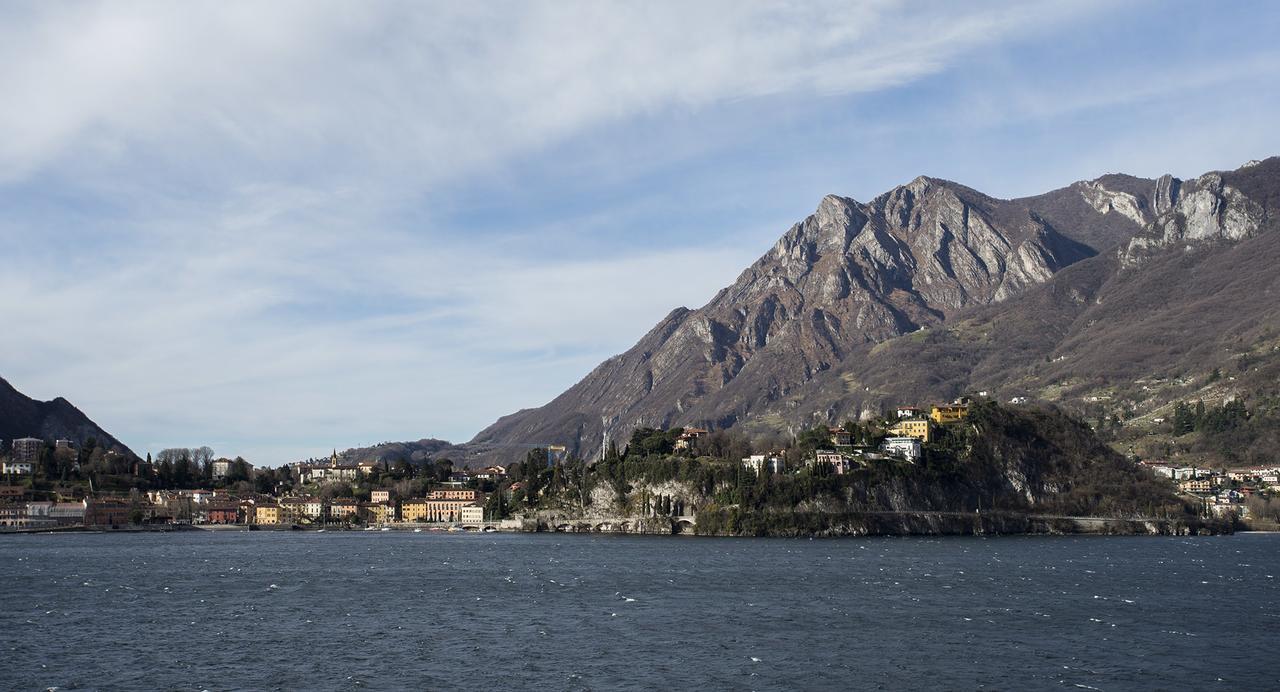 Hll Lungolago Lecco